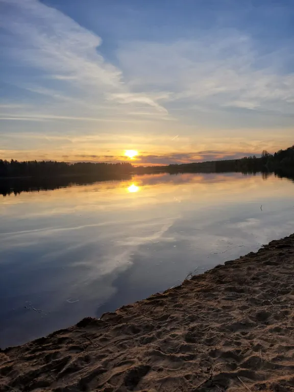 Дом на берегу водохранилища
