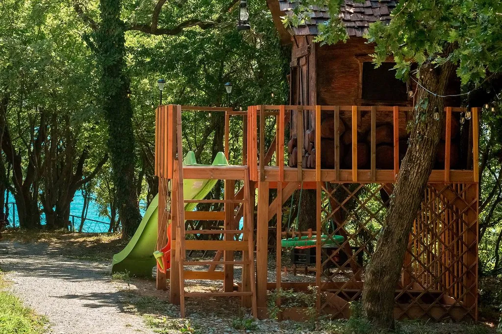 Панорамные апартаменты делюкс с террасой и видом на парк