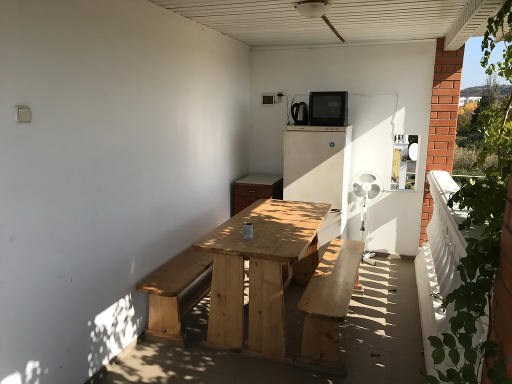 Квартира Квартира 3-х комнатный номер стандарт до 6-ти человек — Любимовка