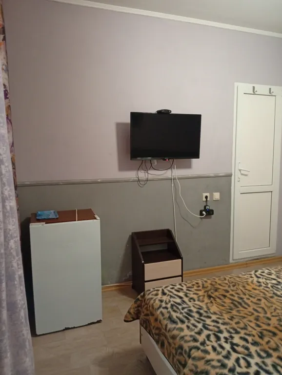 с одной двуспальной или 2 односпальными кроватями и доп спальным мест