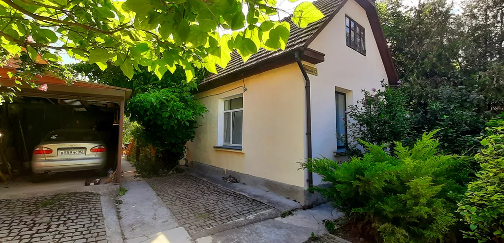 Коттедж Просторный  дом в исторической части города, уютный сад — аренда посуточно в Феодосия