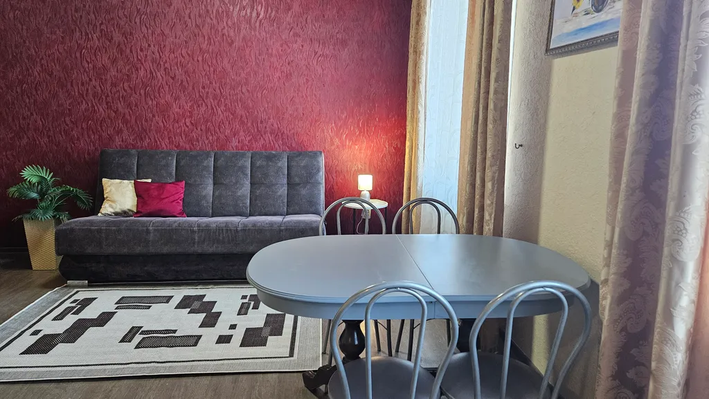 Квартира Квартира Просторная 3-комнатная в центре рядом с красивым парком — Екатеринбург