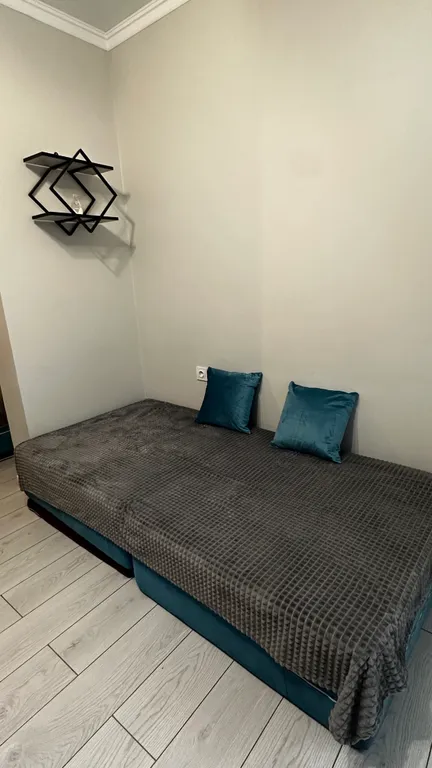 Comfort Gray у метро в центре города