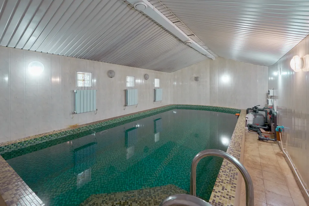 Уютный коттедж с бассейном и сауной