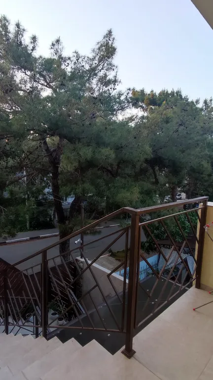 Большой дом с 5 изолированными комнатами в центре