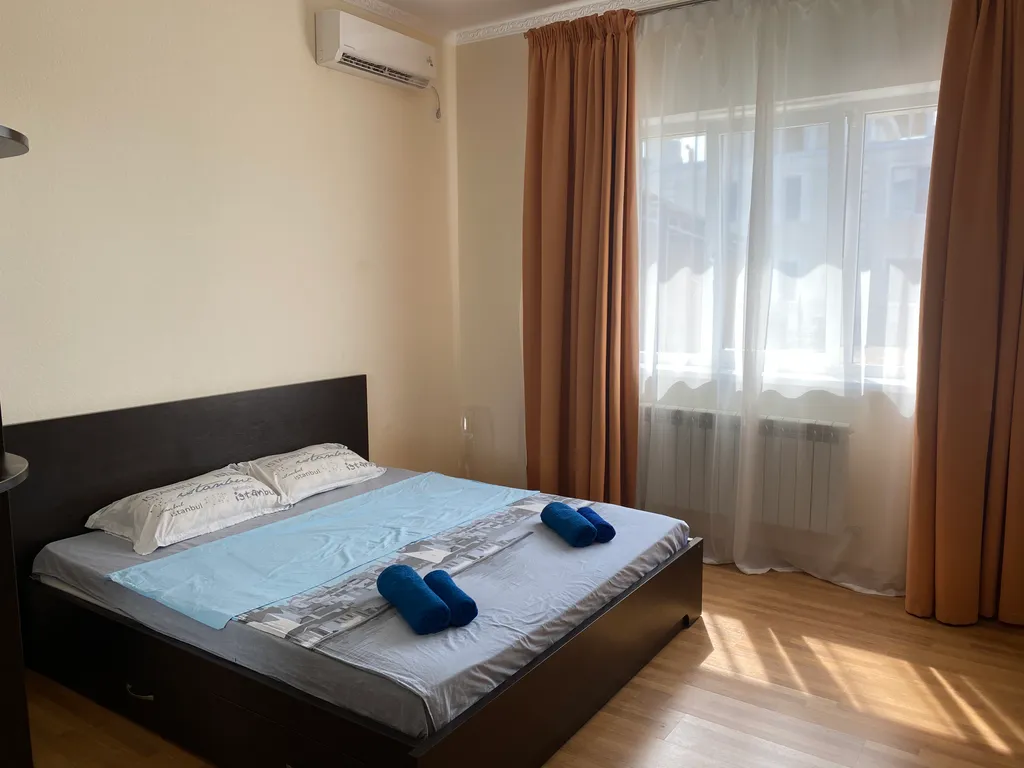 Дом с бассейном для большой компании