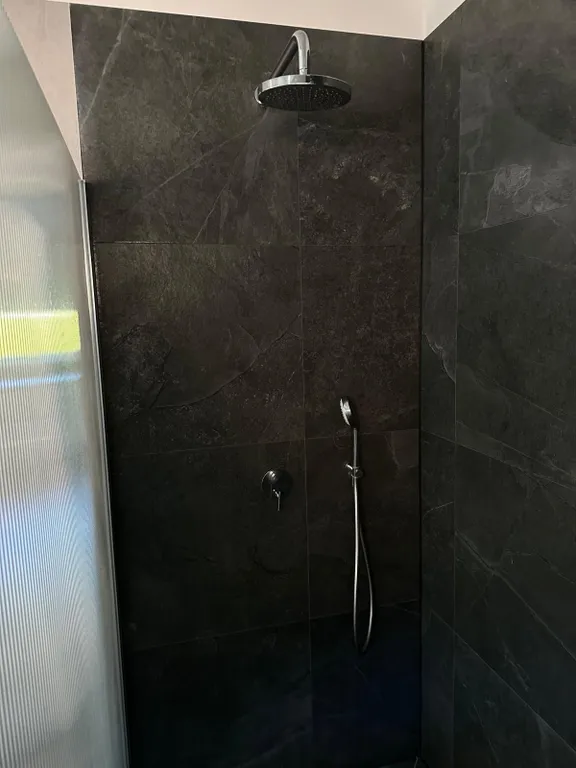 Уютный домик с видом на лес