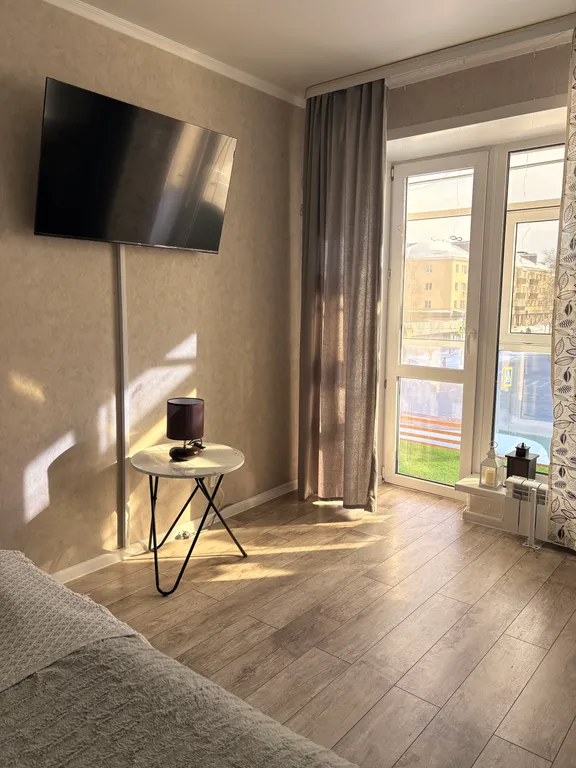 Видовая квартира с панорамным остеклением в центре