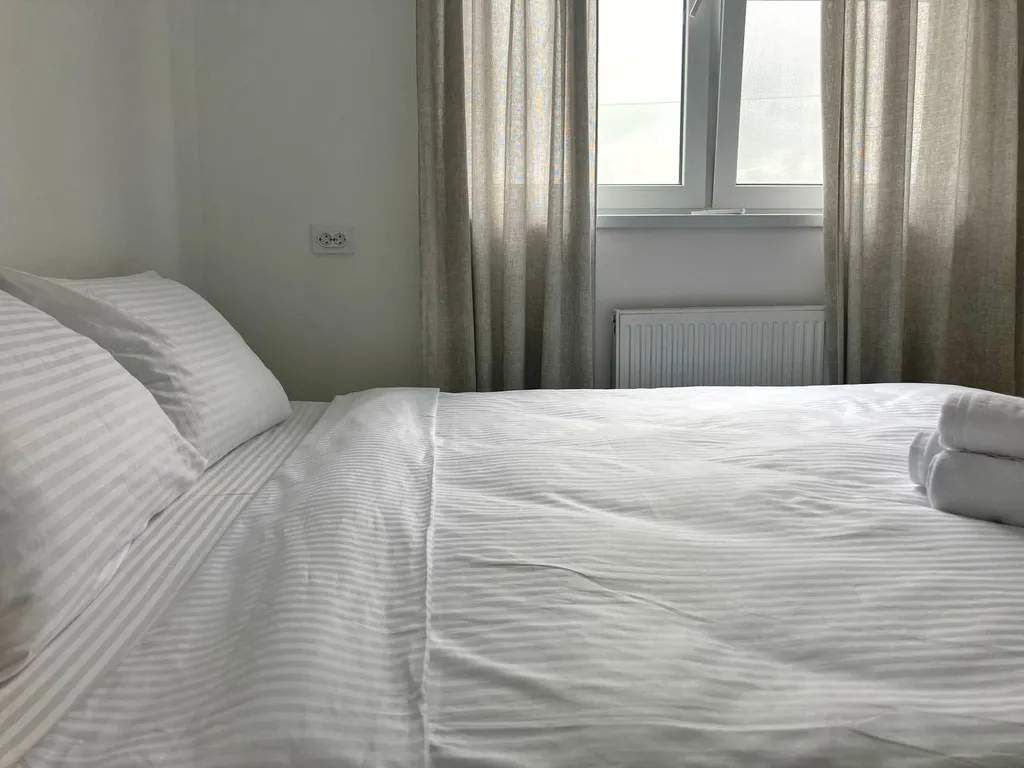 Стандартный двухместный номер с большой кроватью и видом на горы