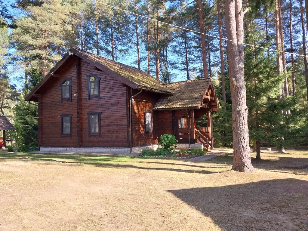 Котедж-дуплекс на берегу озера Глубокое