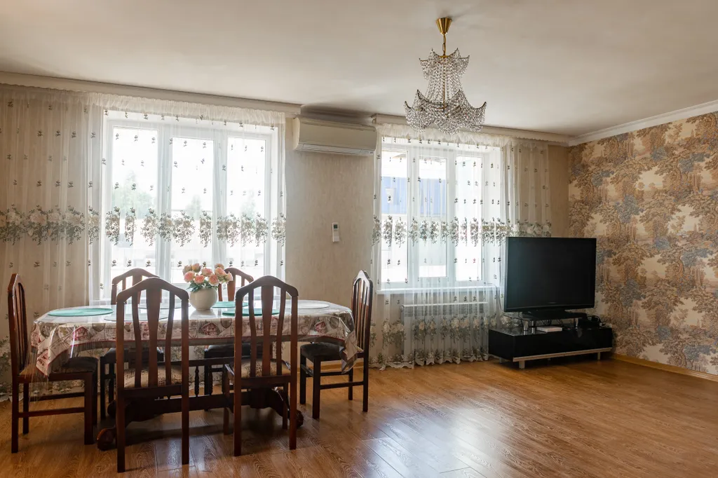 Квартира 3-комнатная Квартира — Махачкала