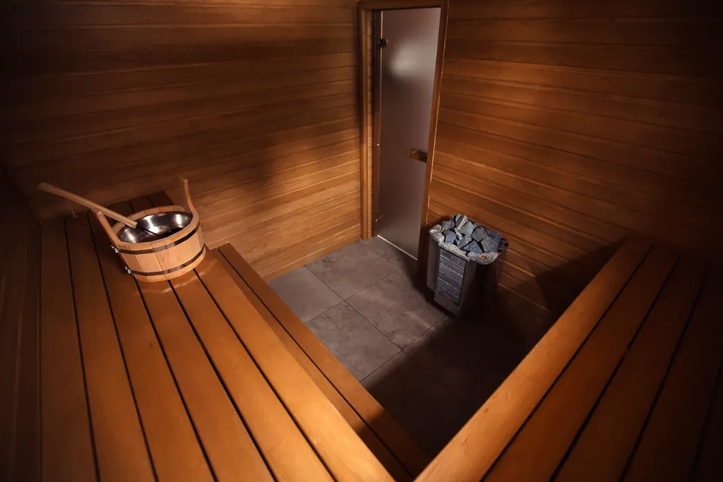 Большой панорамный коттедж в английском стиле с видом на озеро