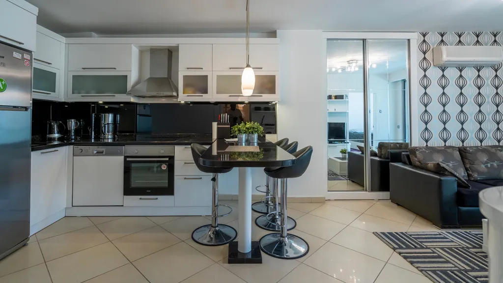 2BD Flat 50m to the Beach