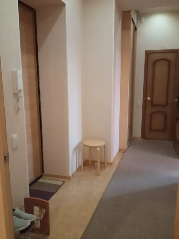 На центральной площади, с открытым балконом. В самом сердце Астрахани