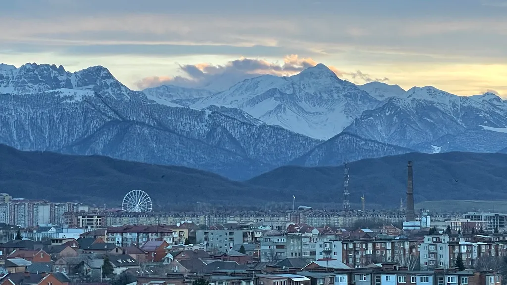 Уютная квартира с видом на город и горы