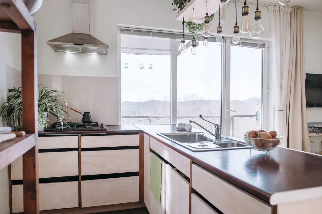 Коттедж Умный дом с кипарисами и видом на море с мансардным этажом — Сочи