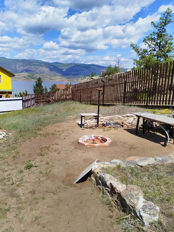 Уютный дом в тёплой бухте Байкала