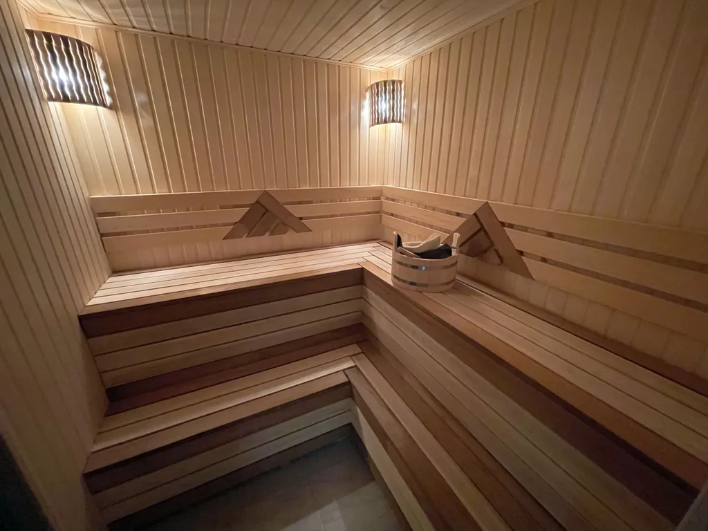 Коттедж Коттедж у леса с бассейном — Белоозёрский