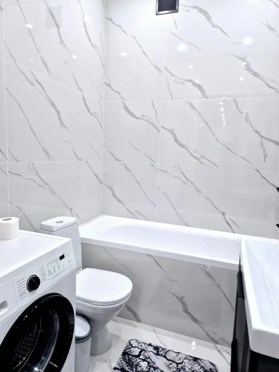 Евротрешка вблизи expo megasilkway