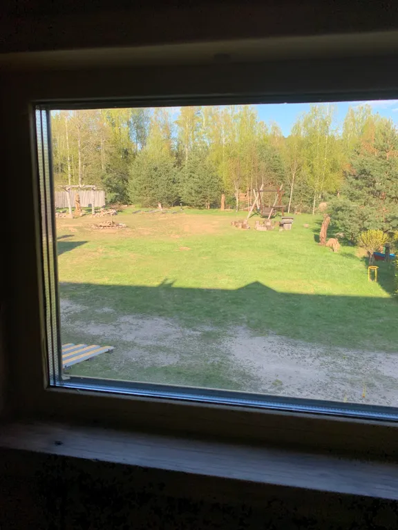 Усадьба Медвежий угол в лесу на берегу озера