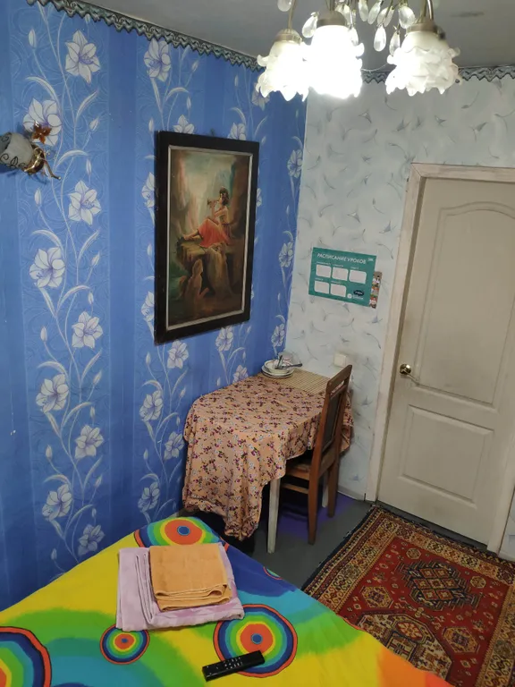 Комната в доме район црб, рынок