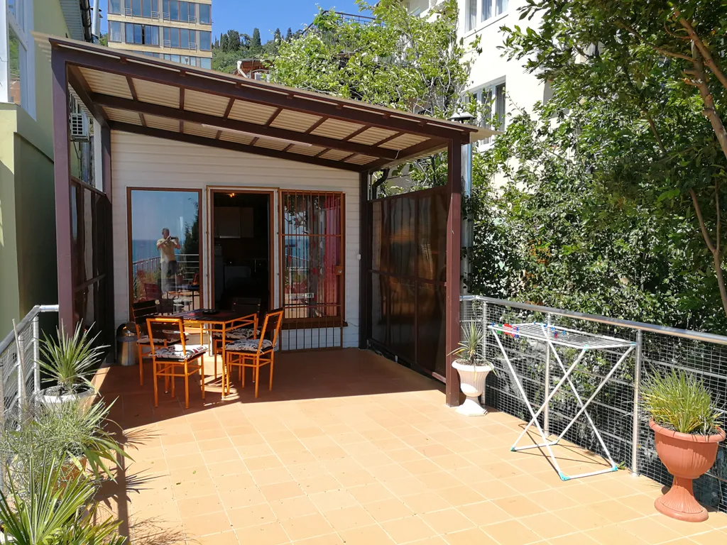 Студия с собственной террасой