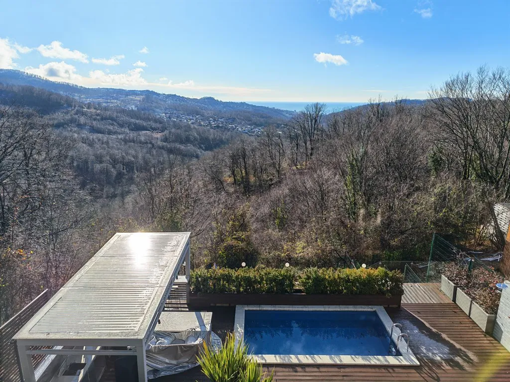 Роскошный 3-этажный дом с бассейном, видом на море и национальным парк