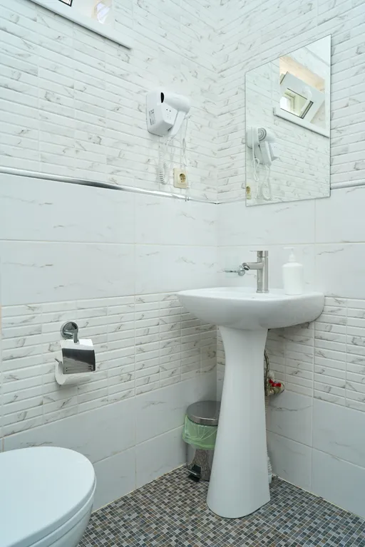 Квартира Квартира Трёхместный номер комфортный с 1 двуспальной кроватью и 1 односпальной — Кучугуры