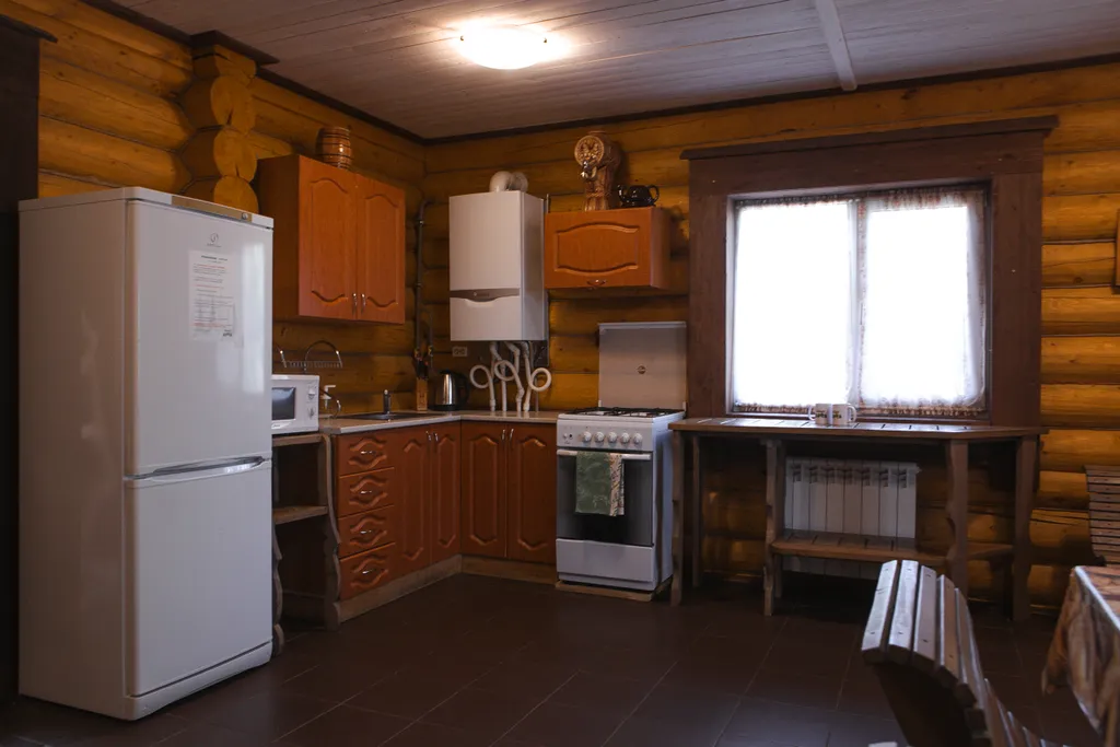 Двухэтажный дом для отдыха на природе с баней