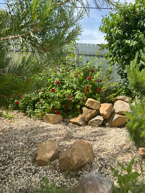 Загородный дом на берегу реки