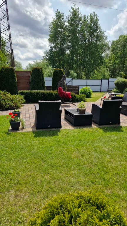 Дом с баней и парковкой