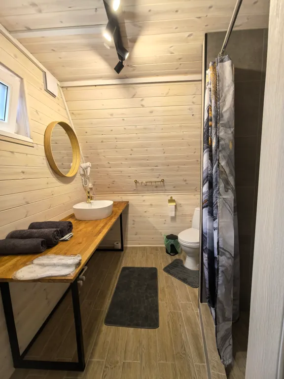 Уютный дом a-frame с видом на горы на побережье Чёрного моря