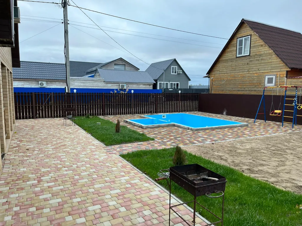 Коттедж с бассейном Азовочка