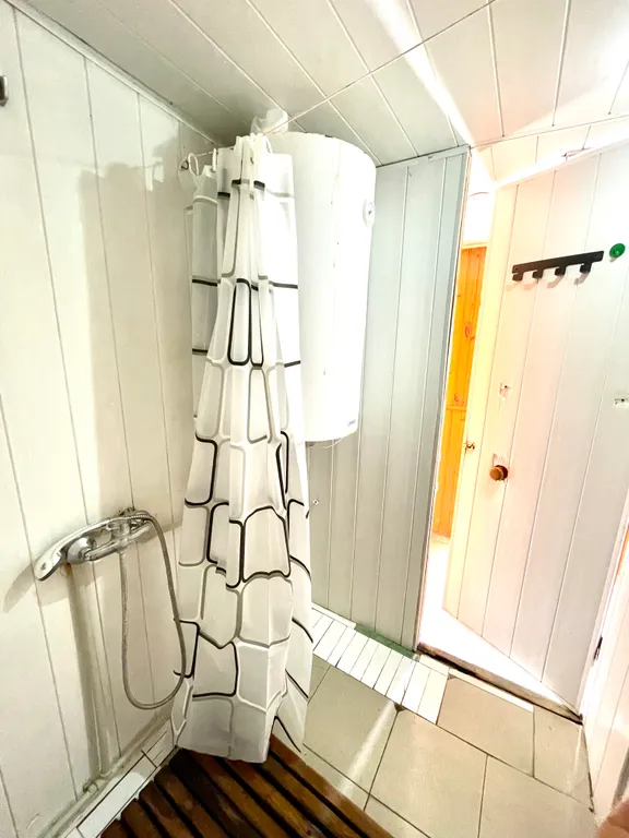 Трехместный эконом с двухспальной кроватью