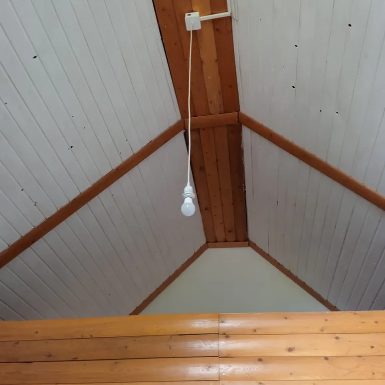 Домик у озера