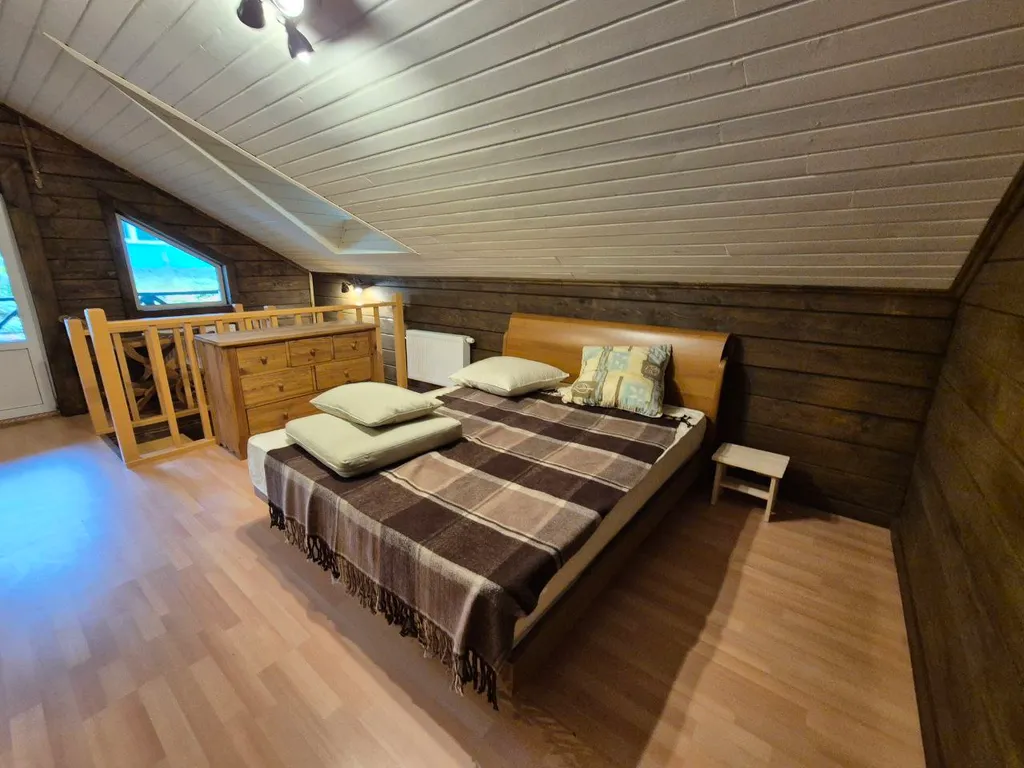 Коттедж Двухэтажный загородный дом рядом с озером — аренда посуточно в Васкелово