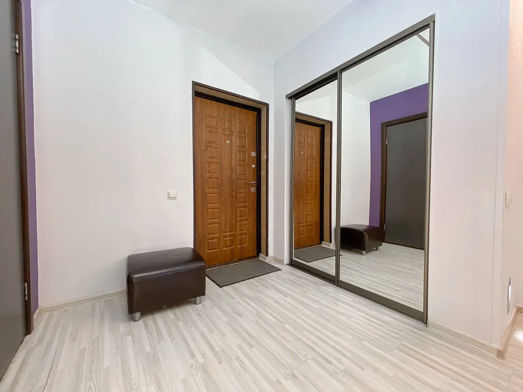 Семейная квартира с камином у ТЦ Аквамолл