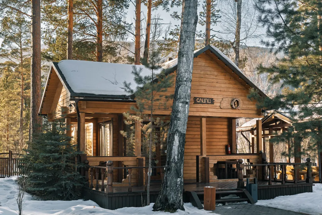 Уютный дом Слипи с видом на лес, террасой и беседкой