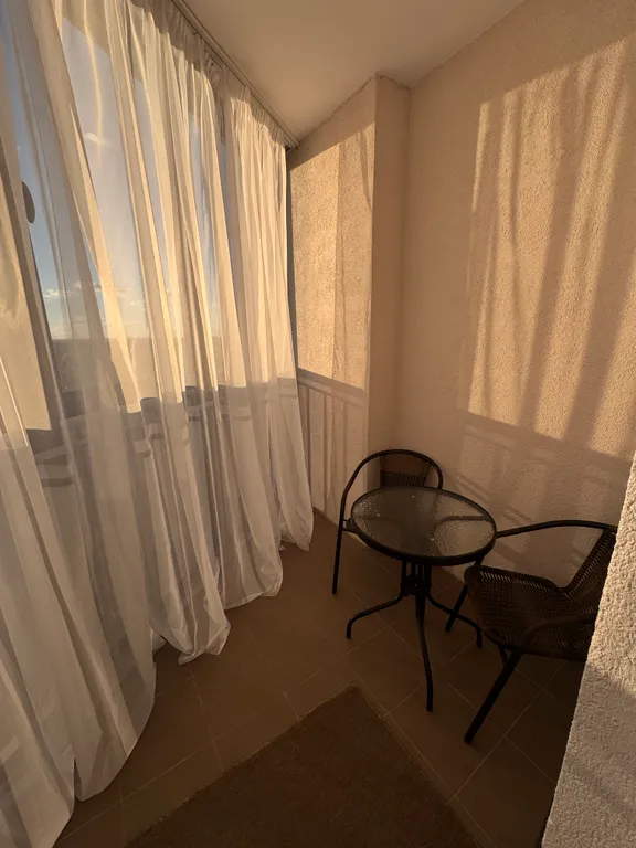 Уютная светлая квартира с самыми красивыми закатами