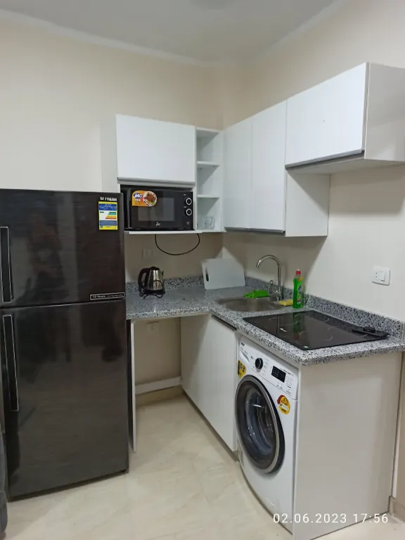 Большая студия у бассейна