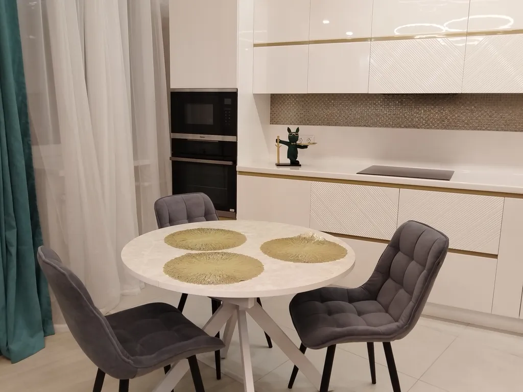 Новая квартира в центре. С видом на три моста