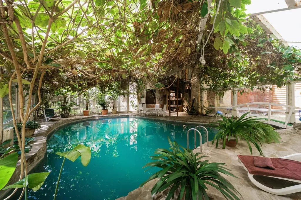 Коттедж Дом с тропическим бассейном, сауной и каминами — Московский