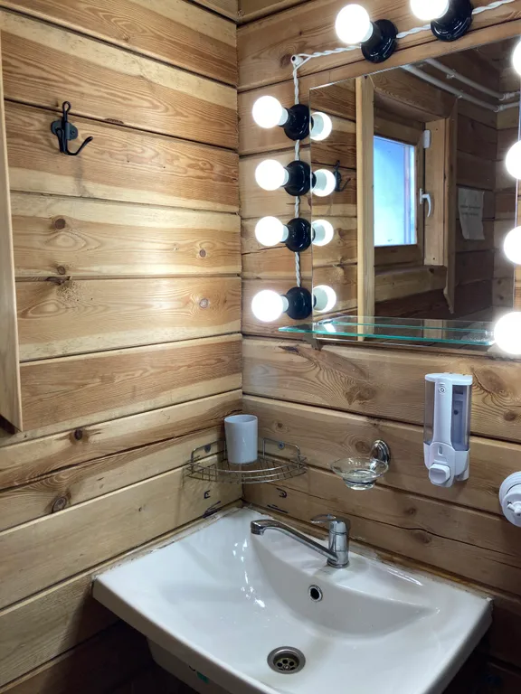 Дом у реки с баней