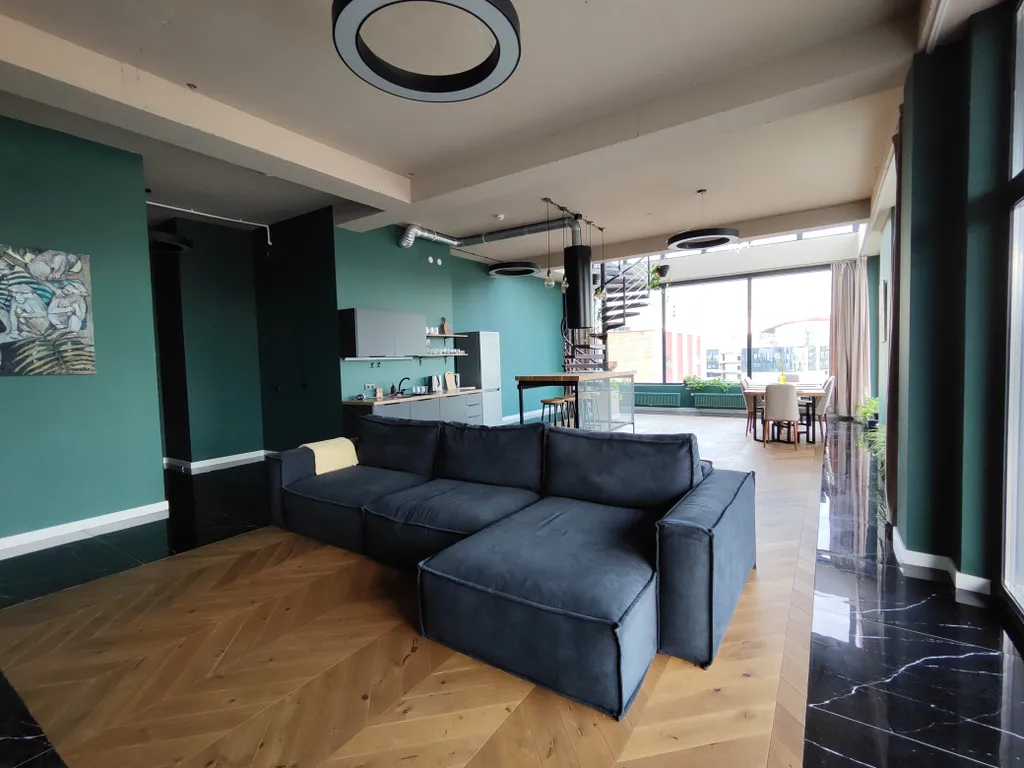 Двухэтажный пентхаус в самом центре