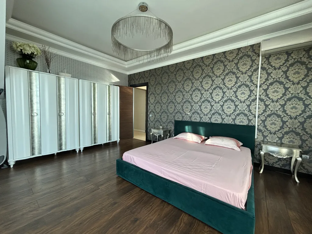 Пентхаус с видом на Морпорт в центре города