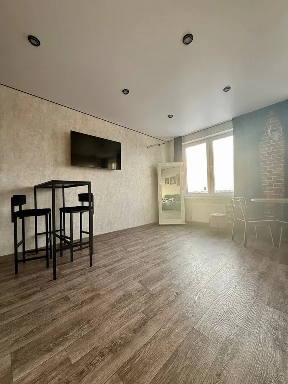 Квартира Современная студия в ЖК ДОК — Тюмень