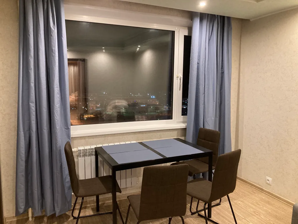 Квартира с потрясающим видом на город, горы и озеро