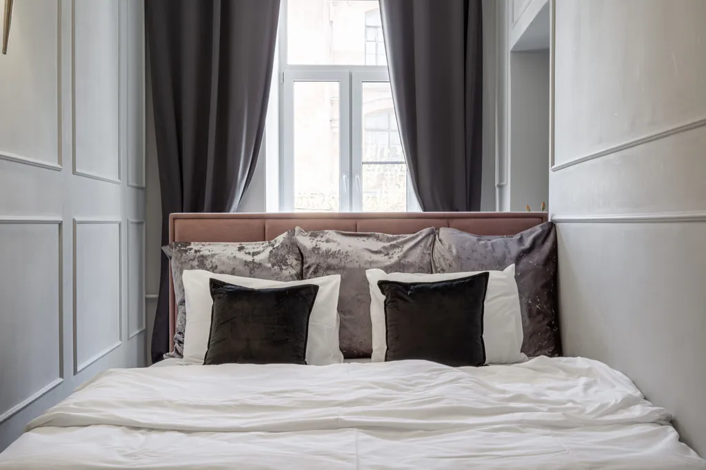 Четырехкомнатная квартира с бaлкoнoм в цeнтрe