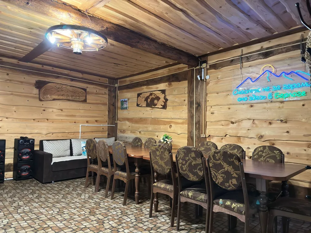 8-комнатный Дом