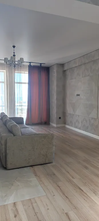 Большая квартира с видом на море